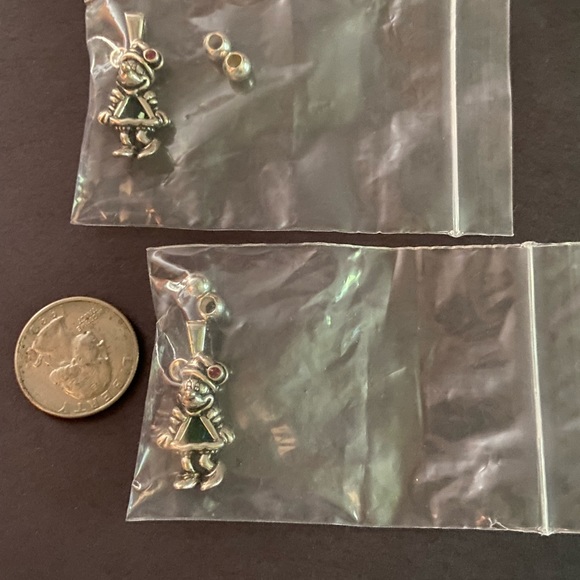 Sterling Disney's Minnie Mouse Pendant Christmas vintage Ruby  Emerald New - Picture 11 of 11